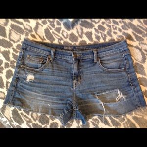 Massimo boyfriend cut blue jeans shorts distressed